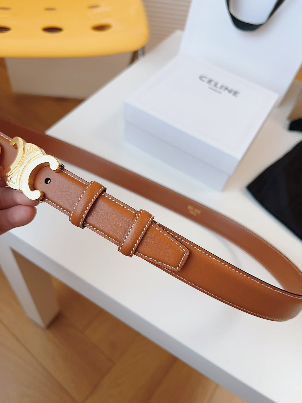 CELINE 25S TRIOMPHE BELT 25MM IN CARAMEL CALFSKIN GOLD HARDWARE 580704