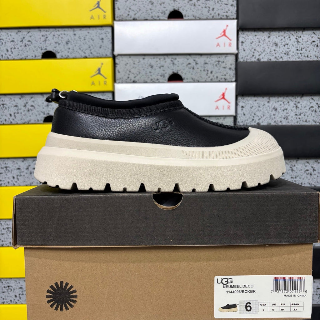 UGG Neumeel Deco Slip-On – Leather Moccasin Sneaker with Shearling Lining, Cream Lug Sole & Black Toggle
