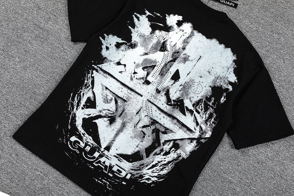 GUAPI Distressed Graphic T-Shirt
