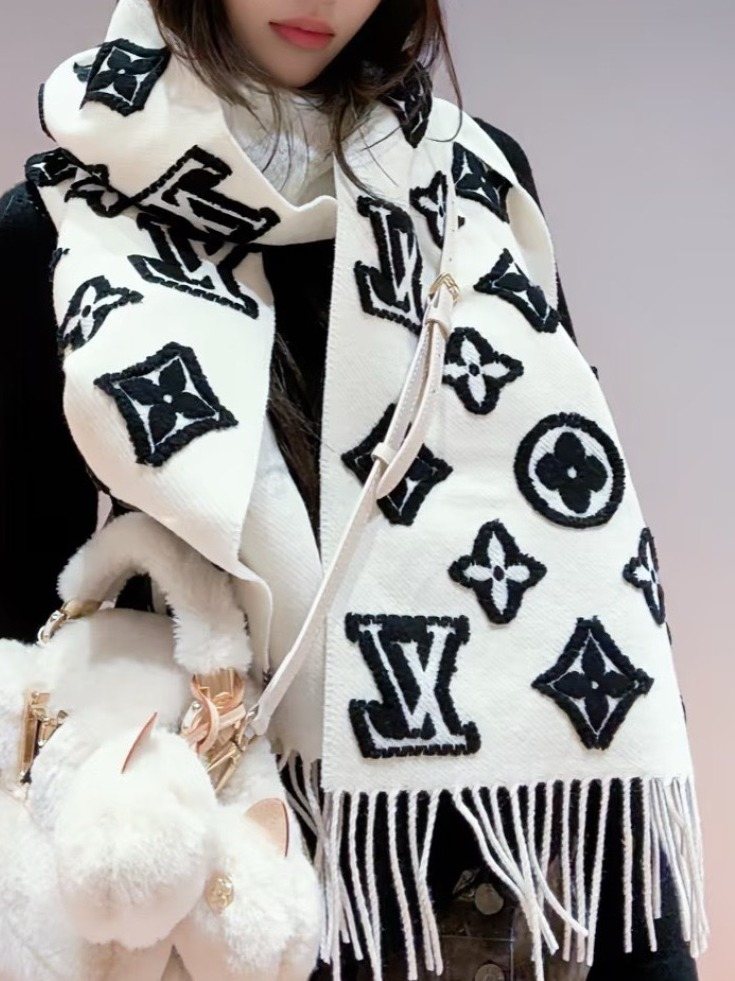 Louis Vuitton White and Black Graphic Scarf