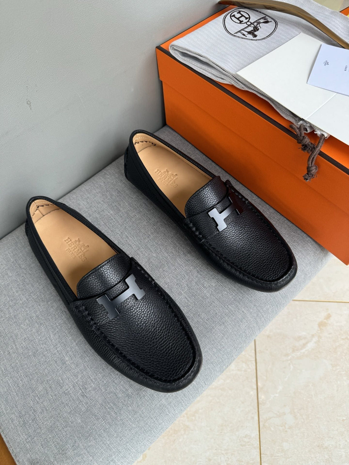 Hermès Men's Black H-Hardware Loafers - Driving-Shoe Sole